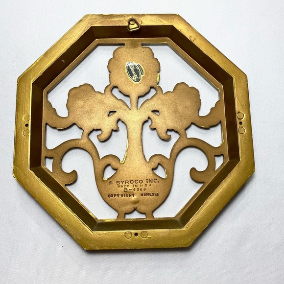 SCONE Vintage SYROCO Gold Tone Floral Octagonal Wall Hanging C-4368 - Picture 5 of 9
